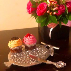 Round Pomegranate Aluminum Trivet With Knife